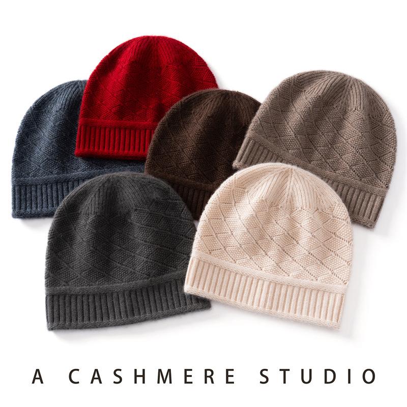 Customized autumn and winter new cashmere blended dome men's and women's warm knitted hats are in stock.