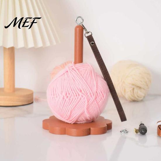 Crochet Yarn Helper Wooden Wrist Holder, Portable Smooth Rotation Dispenser, Knitting Accessory Hands Free Rack for And Crocheting Holder