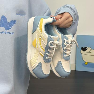 Ультралегкая женская обувь новая мода толстая подошва высота 2025 осень нескользящая, легкая спортивная дышащая универсальная версия обуви