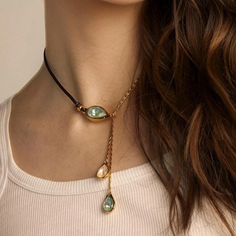 Water Drop Stainless Steel Pendant Necklace Women'S Versatile Light Luxury Diamond-Encrusted Blue And White Necklace