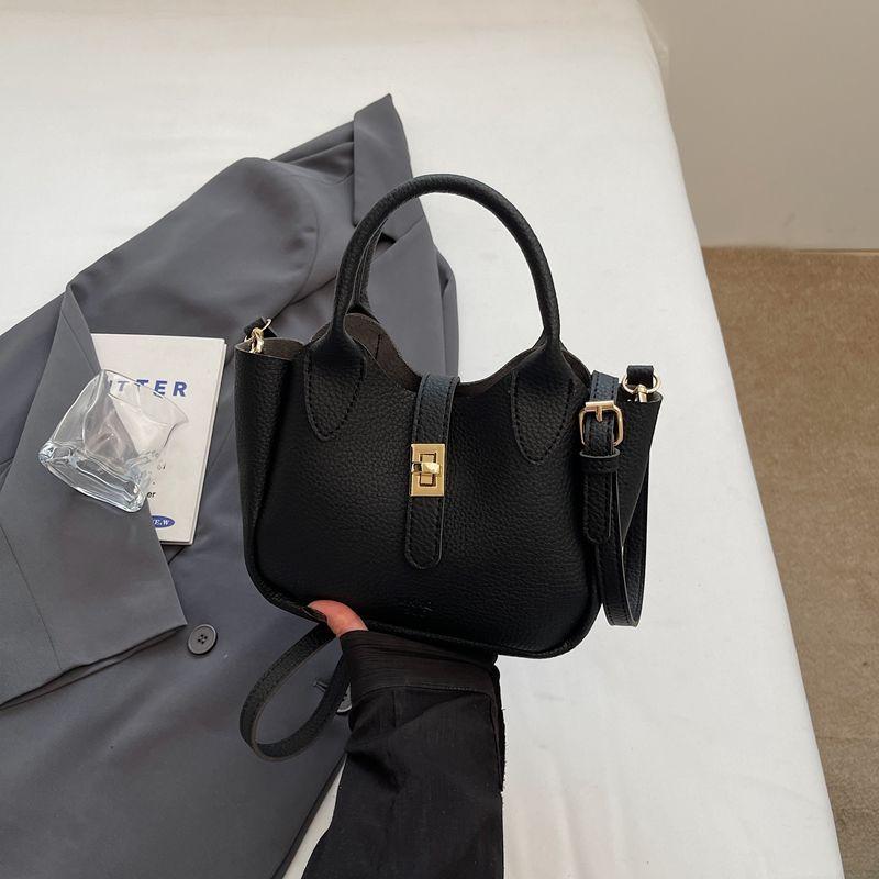 Xia Xiao Свежая Универсальная Сумка Женская Новая Повседневная Сумка-Ведро Для Поездок На Работу Наплечная Сумка-Почтальон