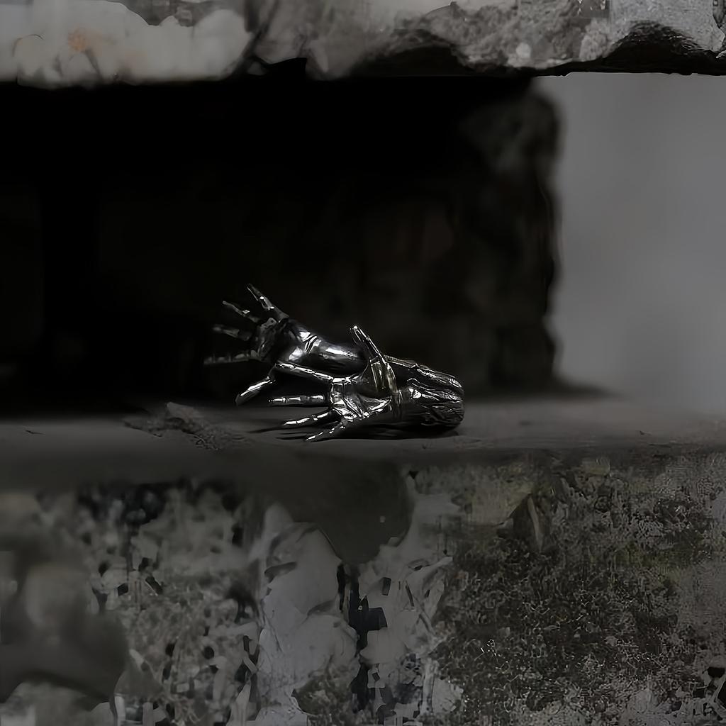 Edgy Skull Hands Ring Punk Style Jewelry For Men And Women Practical Alloy Material Trendy Gothic Accessory