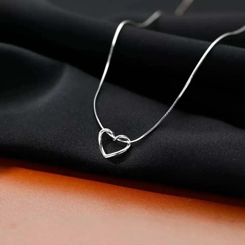 New Simple Hollow Love Heart Pendant Necklace for Women Fashion Creative Geometric Clavicle Chain Necklaces Party Jewelry Gift