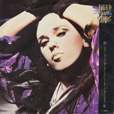 7-дюймовая пластинка DEAD OR ALIVE - You Spin Me Round (Как запись) A4861 Эпический 1984 Великобритания Танцевальная и Электронная Б/У