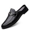 Men Luxury Designer patent Teri Mullari Erkaklar Yozgi Moda Kundalik Nafas oladigan Qulay Sandallar Ochiq Orqali Past poshnali Shlyapalar