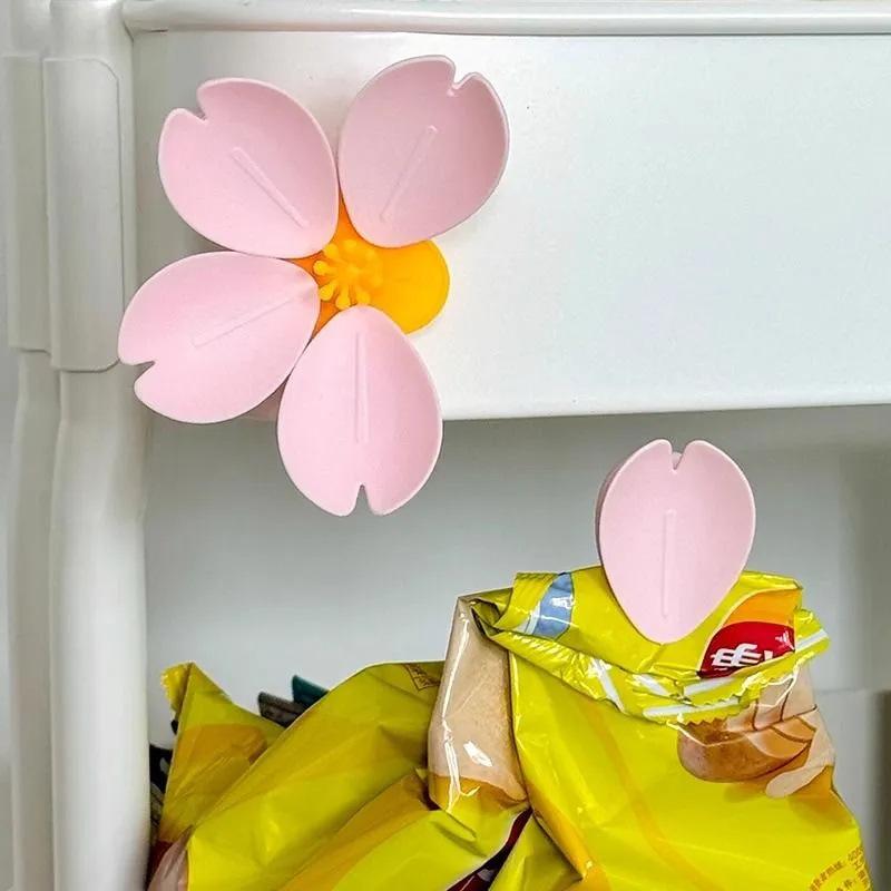 Магнитные зажимы для пакетов Sakura, зажимы для герметика для еды, сохраняющие свежесть, многоразовые зажимы для чипсов с магнитом на холодильник, милые подарки для дома и офиса с цветущей вишней