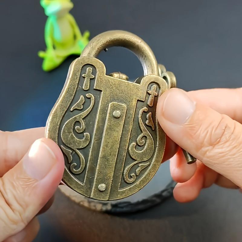 Vintage Alloy Puzzle Lock with Key - Antique Padlock Brain Teaser Magic Trick - Ideal for Christmas, Halloween, Easter, Hanukkah