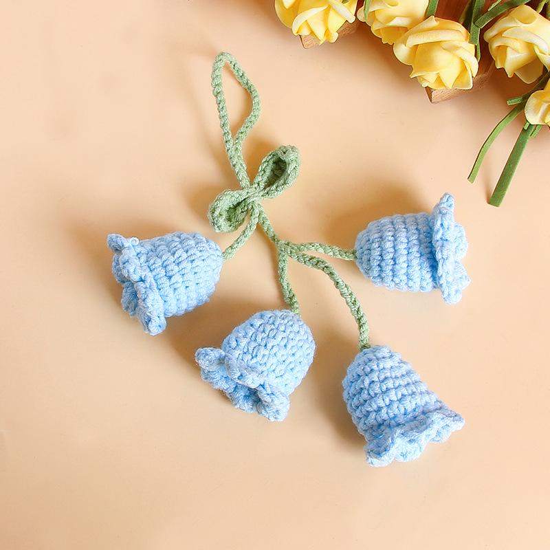 Шерстяной брелок-подвеска «Ландыш» с сухоцветами – Девичий брелок в виде сердца в подарок