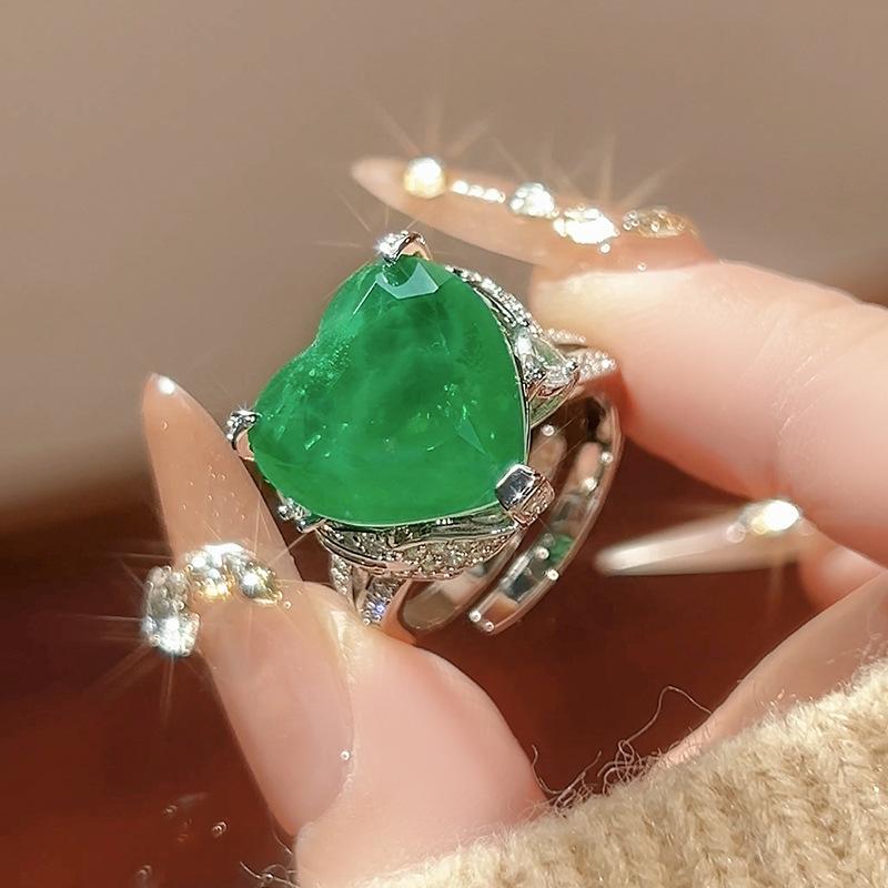 New Jewelry Set Heart-shaped Ring Necklace Grandmother Green Vintage Niche High-end Adjustable Women
