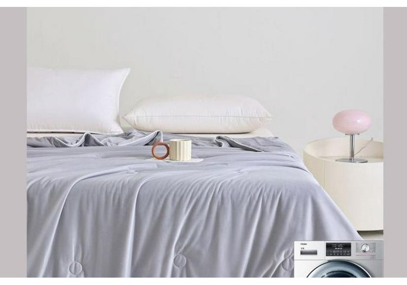 Silk Cool Summer Quilt for Mother & Baby - Single/Double, Machine Washable for Dorms & Homes