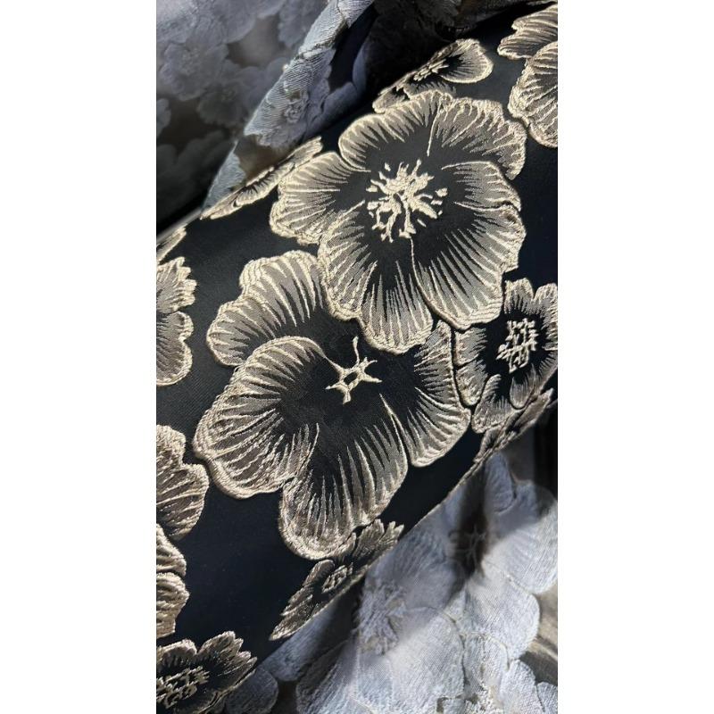 Отличительная элегантная трехмерная тисненая ткань с тиснением в виде цветов для платьев в стиле ретро, весенние и осенние пальто, женские ткани для багажа и одежды