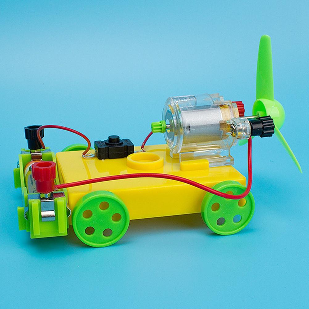 Детская сборка игрушечного автомобиля своими руками, модель автомобиля на четырех колесах, студенческий научный эксперимент