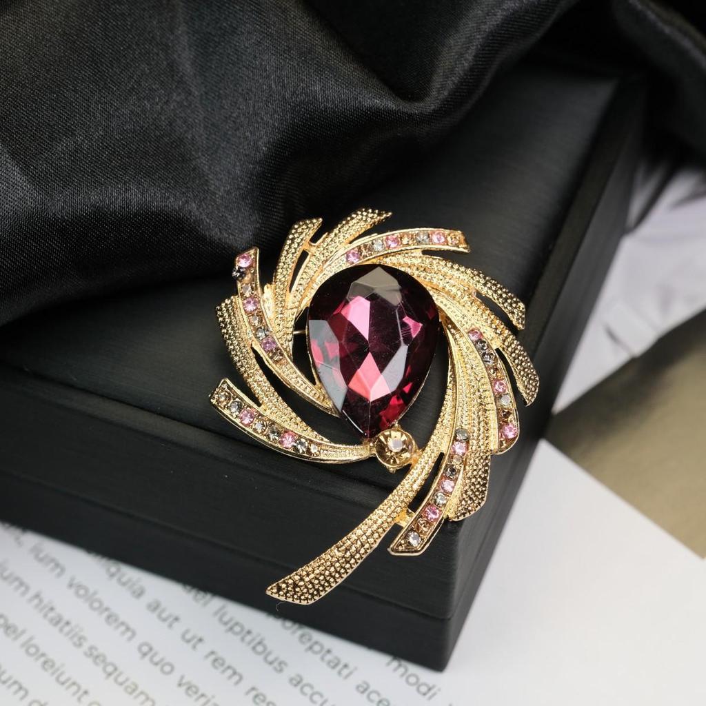 Винтажная брошь-булавка из сплава с цветком, жемчугом и бриллиантами