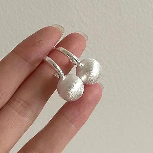 Женские серьги из матового шаровидного серебра, серьги S925, серьги особого дизайна в морозном стиле