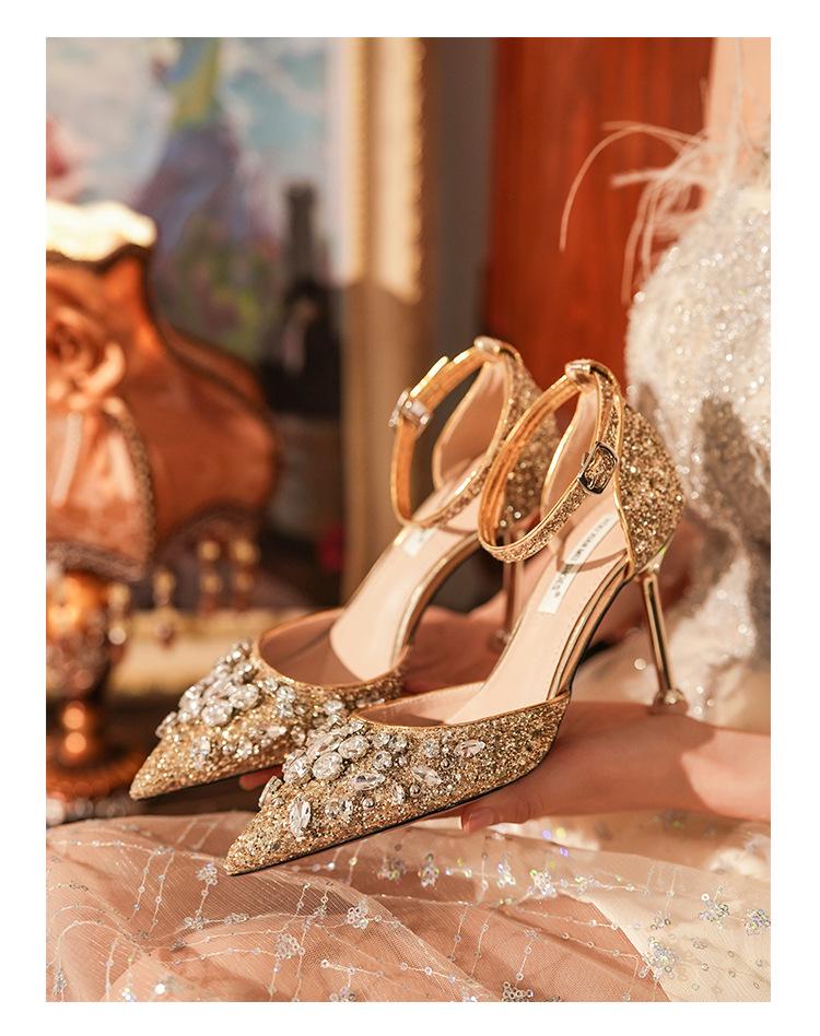 Элегантные туфли на высоком каблуке с блестками и одним ремешком со стразами – Идеально подходят для свадеб и банкетов