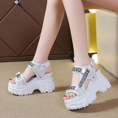 Женские модные босоножки на танкетке со стразами высотой 9 см, летние повседневные туфли на открытом воздухе, пляжные тапочки, сандалии 35-40