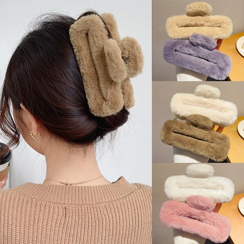 Large Plush Claw Clip for Women - Autumn/Winter 2023 Furry Hair Accessory, Square Shark Design, High-End Headwear