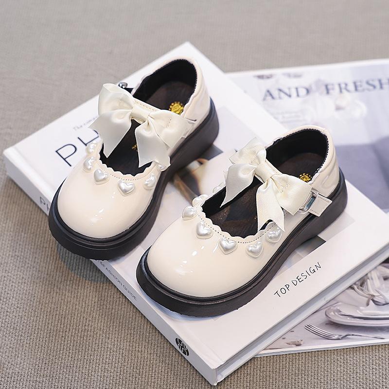 Кожаная обувь для девочек 2025 весна и осень новая детская обувь Мэри Джейн туфли принцессы обувь для выступлений для девочек одинарная обувь с бантом и жемчугом