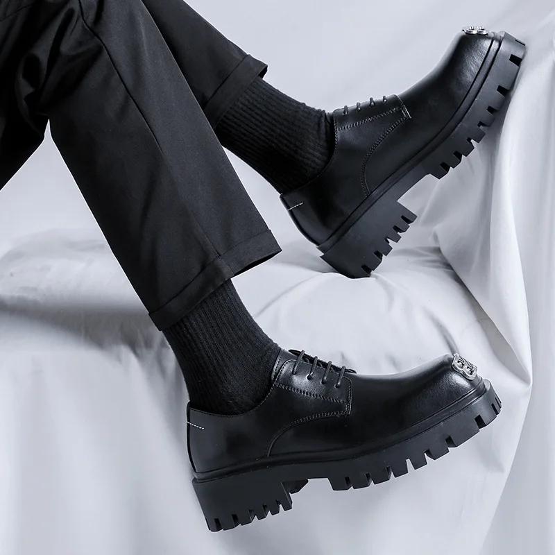 Модная мужская повседневная кожаная обувь Модные туфли дерби Квадратный носок Трендовая дизайнерская обувь для мужчин Кроссовки на шнуровке Толстая подошва Обувь на высокой подошве