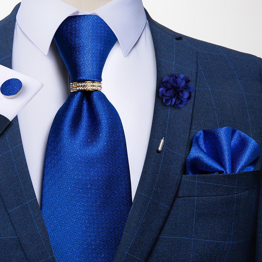 Мужской набор аксессуаров на торжество. Галстук, платок, запонки и брошь