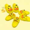 Летние детские шлепанцы из ЭВА для детей среднего и старшего возраста, мультяшные шлепанцы на платформе для девочек, обувь для прилавка, маленький желтый утенок