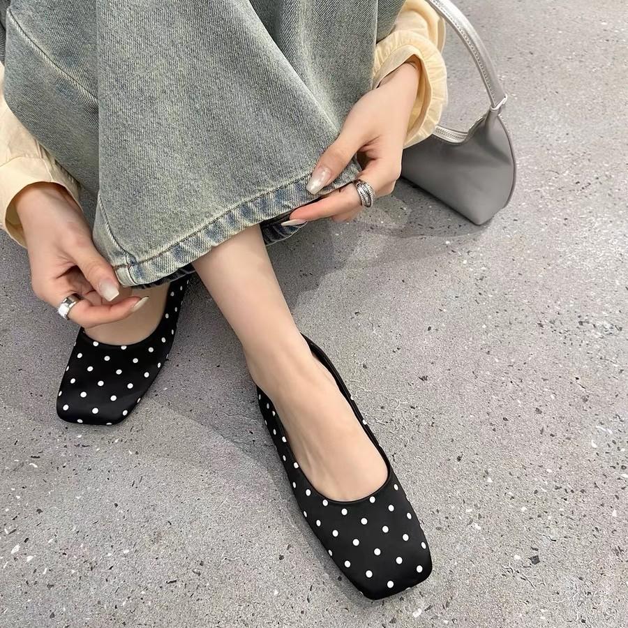 French niche design retro black and white polka dot single shoes Mary Jane women's ballet shallow mouth inner height increase versatile single shoes