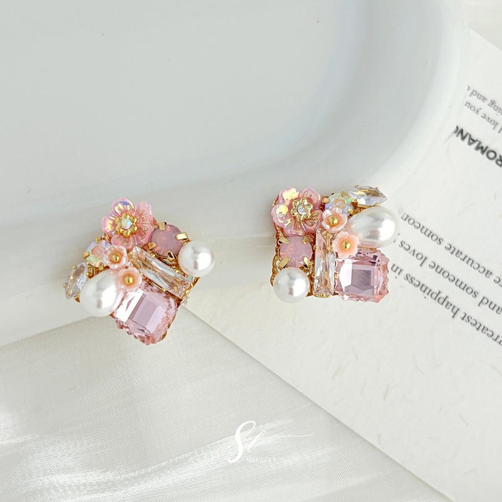 Spring and summer super fairy flower geometric crystal stud earrings small fresh and sweet pearl earrings light luxury high-end zircon earrings