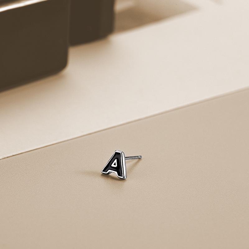 Серьги-алфавиты Banyan Tree S925 из серебра с черным клеем — модные, простые, унисекс, стильные, одиночные.