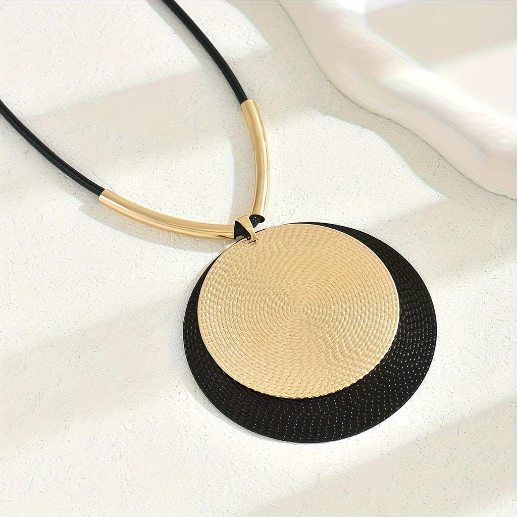 1pc Stitching Geometric Round Pendant Necklace Retro Style Statement Jewelry For Vacation Wear