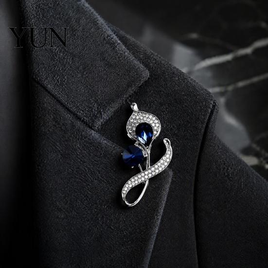 Vintage Floral Badge Women Rhinestone Flower Brooch Pin, Sparkling Lapel Jewelry Accessory Decorative for Coats Dresses Suits Daily Wear