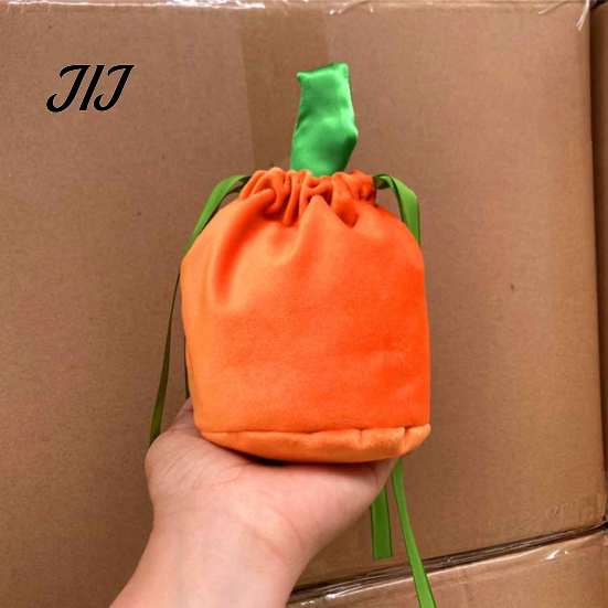 Luxury Velvet Gift Packaging Pumpkin Drawstring Bag, Halloween Plush Candy Pouch for Autumn Holiday Table Centerpiece Party, Reusable Goodie