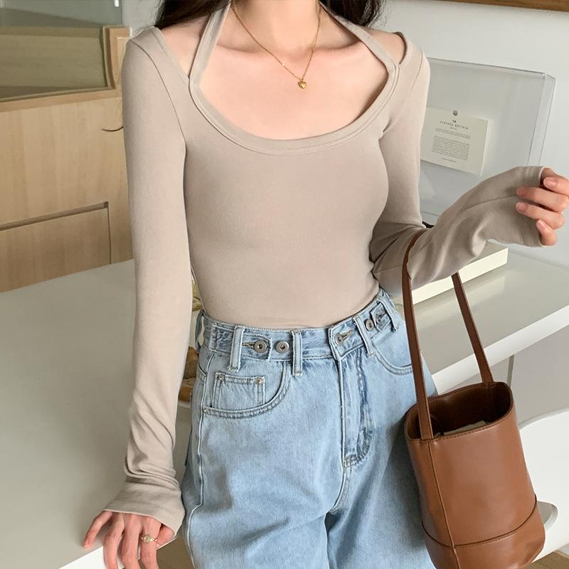 Черная футболка с длинными рукавами для женщин, весенняя внутренняя многослойная рубашка, нишевый дизайн, халтер-воротник, утягивающий ключицы, короткий топ