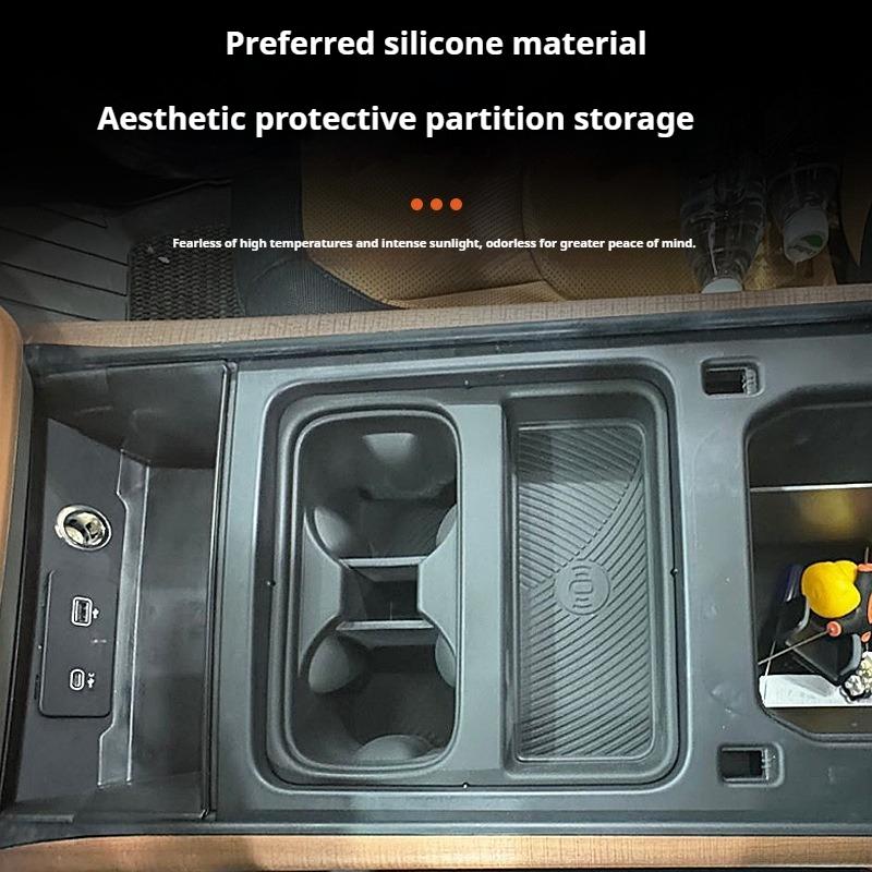 For Land Rover Defender 90 110 2022-2025 Car Central Console Silicone Wireless Charging Pad Cup Holder Rear Armrest Cup Coaster