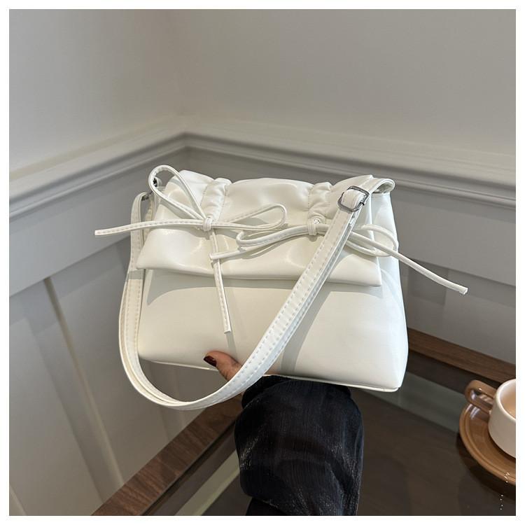 Женская повседневная мягкая сумка на плечо большой вместимости 2024 Новая стильная уличная мода сумка кроссбоди