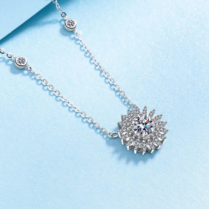 Lover Valentine's Day White Gold Girl Birthday Gift 1CT Moissanite Diamond Women Wedding Platinum Sunflower Necklaces