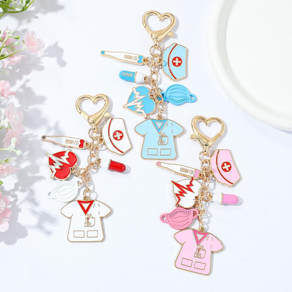 Cartoon Infusion pump Thermometer Surgical Mask Enamel Keychain Medical Tools Pandents For Women Men Nurse Doctor Handmade Gift