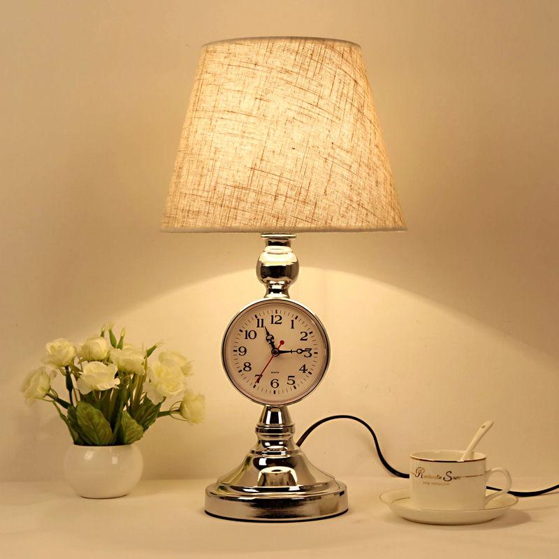 Простой Европейский Стиль с часами Настольная Лампа Спальня Прикроватная Гостиная Освещение Теплые Романтические Свадебные Идеи