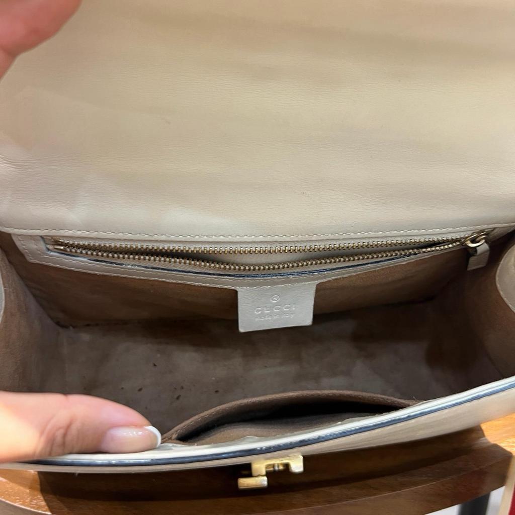 [Pre-Owned] Sylvie Gold Buckle Striped Web Satin Bow Wide Shoulder Strap Leather Handbag - Good #1PQFJDM