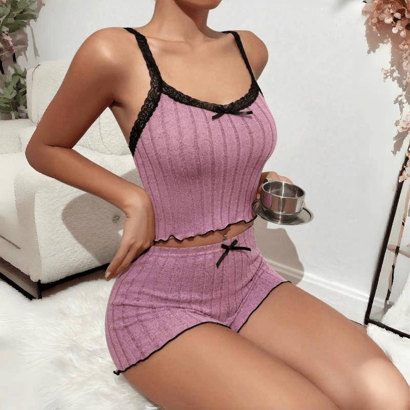 «Пижамный комплект с кружевной отделкой в европейско-американском стиле»: Полосатые эластичные шорты и майка