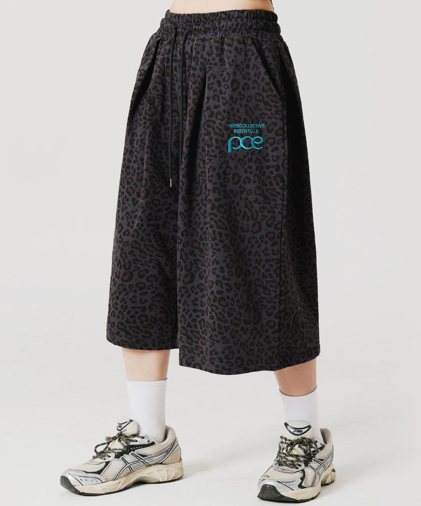 PEACE MAKER Pce Side Double Pleated Wide Bermuda Sweat Shorts (Leopard Print)