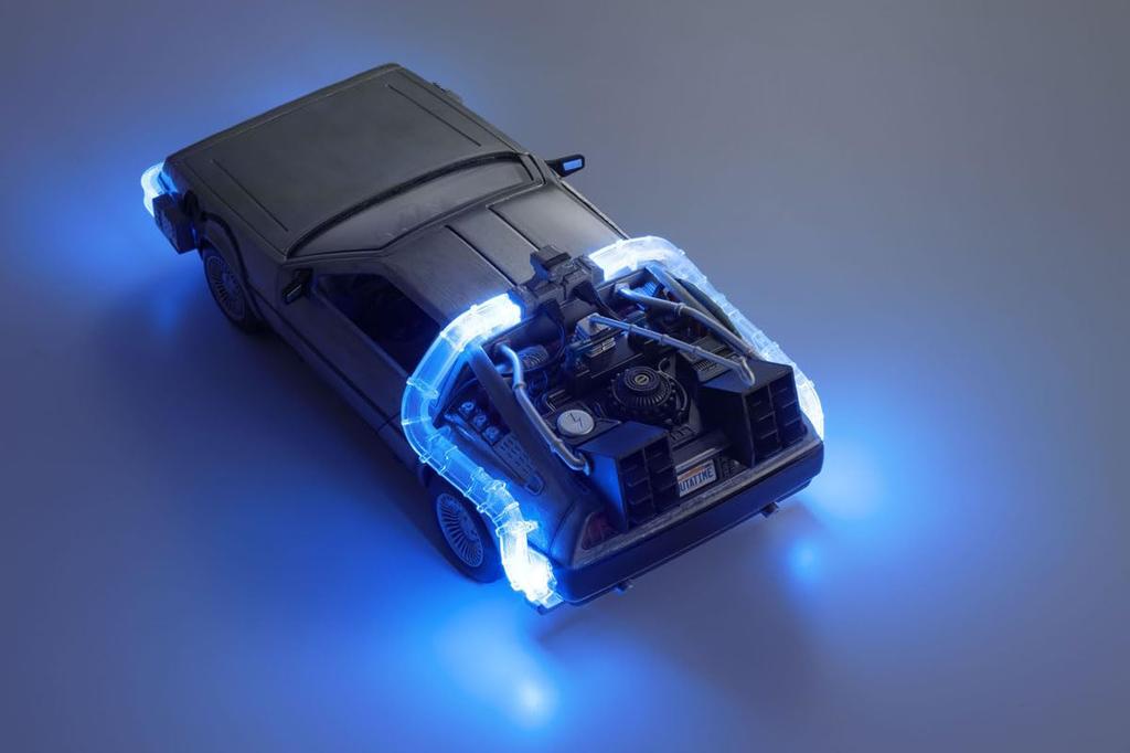 Kyosho Jada Toys Hollywood Rides Серия «Назад в будущее» Масштаб «Назад в будущее I Машина времени Замороженная версия с полной фигуркой JADA36145 1/24