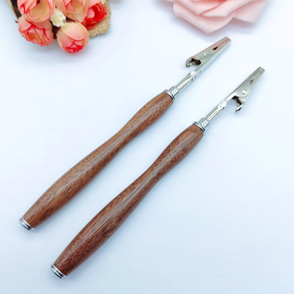 Multifunctional Bracelet Helper Tool Wooden Pen Design Fastening And Hooking Device For Easy Jewelry And Watch Wear