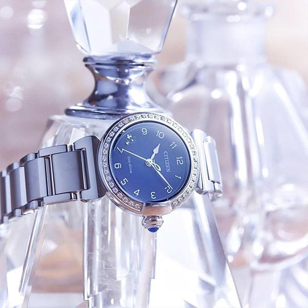 Citizen Женский EM1120-87L ( Часы L CITIZEN L Round Collection Eco-Drive) Круглые часы, серебро