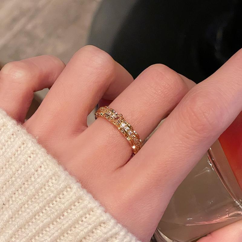 Средневековое французское ретро кольцо с открытой шинкой и полным бриллиантом, модное, с высоким чувством стиля и темпераментом, нишевый дизайн, изысканные бриллиантовые аксессуары для женщин