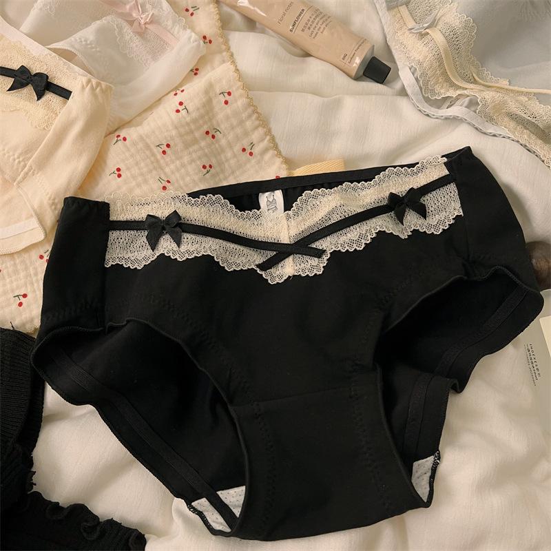 "Women's Pure Cotton Antibacterial Mid-Waist Lace Underwear - Breathable, Large Sizes, Pure Desire Style"