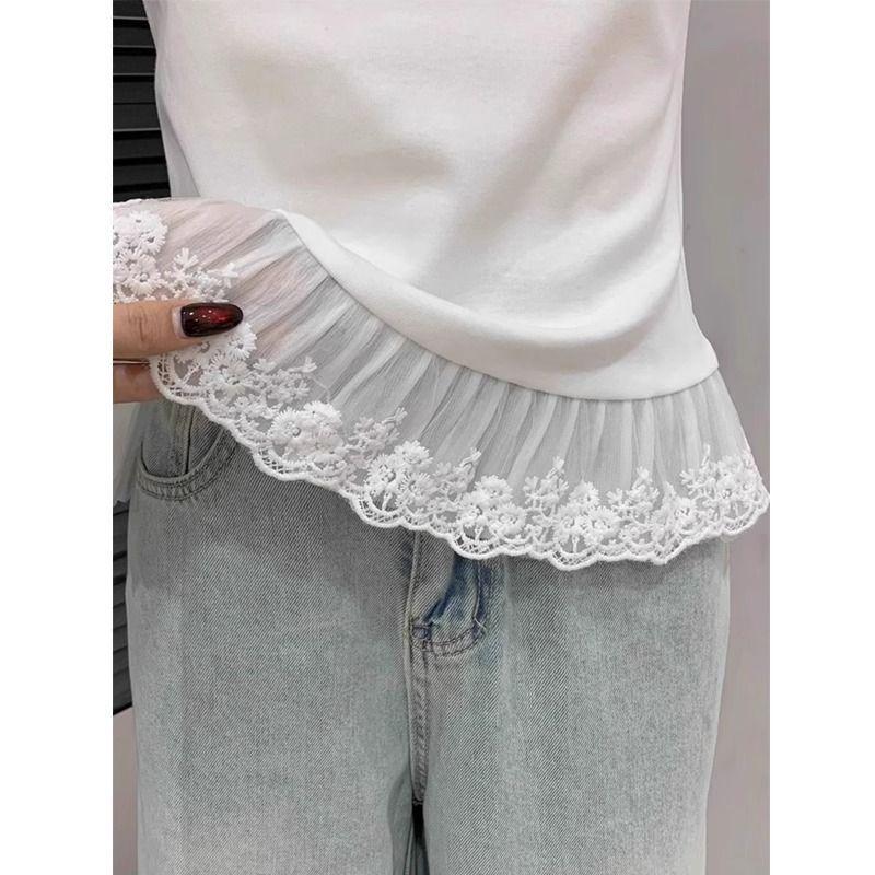 Женская белая футболка с кружевной вставкой и коротким рукавом: Нежный и Стройнящий Весенний Стиль
