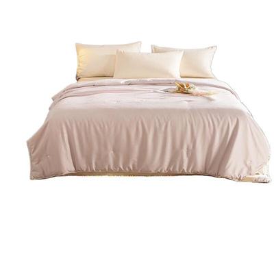 Постельные принадлежности – Одеяла