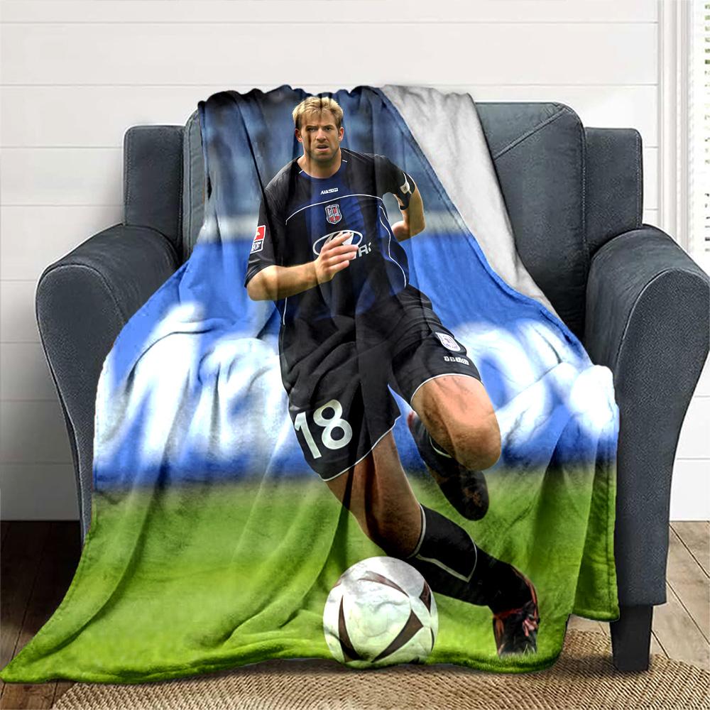 Bundesliga Football Player No.18 Flannel Throw Blanket, Soft Warm Sofa Bed Cover, Soccer Fan Home Decor Gift for Living Room Bedroom