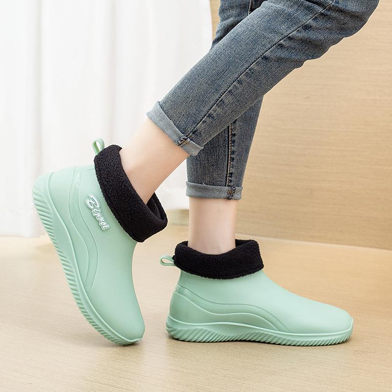 2025 Мужские водонепроницаемые низкие модные резиновые сапоги: Нескользящий и легкий для использования на улице и на кухне