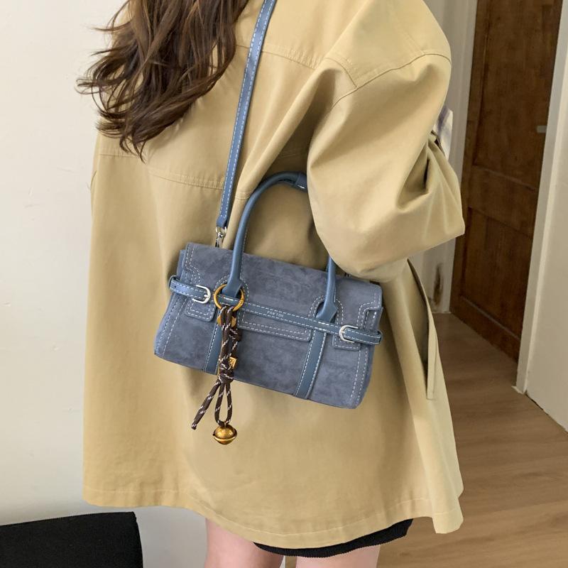 Ретро замшевая маленькая сумка женская 2025 новая модная универсальная сумка-мессенджер изысканная супер огонь портативная маленькая квадратная сумка